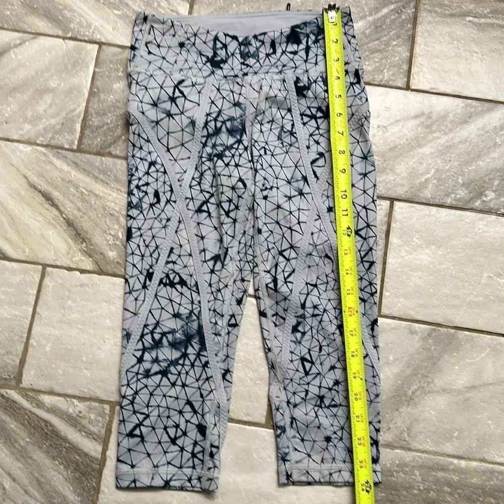 Lululemon Pedal‎ Pace Crop size 4